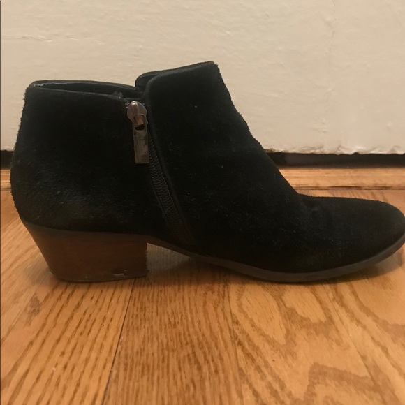 Crown Vintage Ankle Booties in Black- Size 7 - Picture 2 of 3